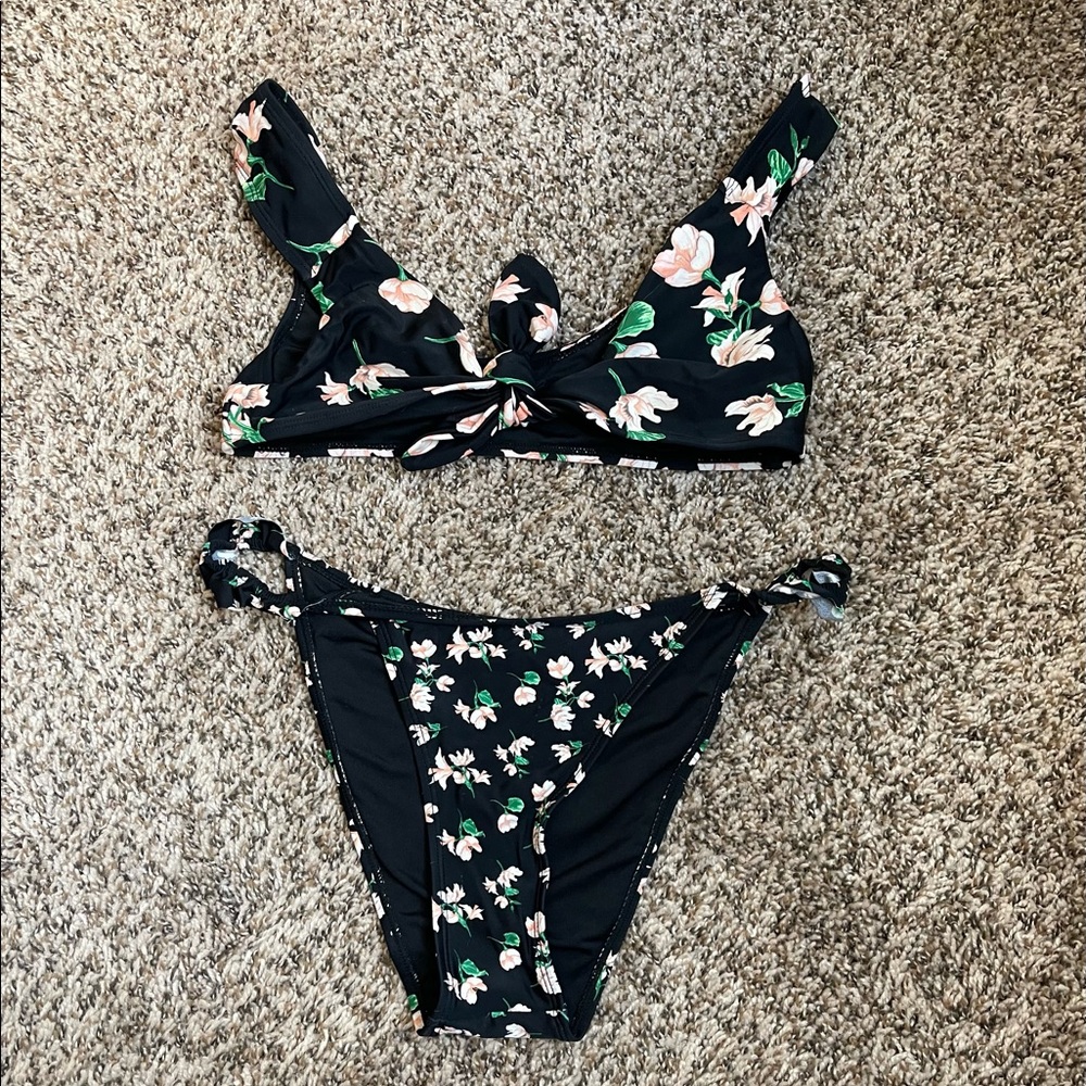 Topshop 2 piece bikini- US SIZE 8 (ran a little small)